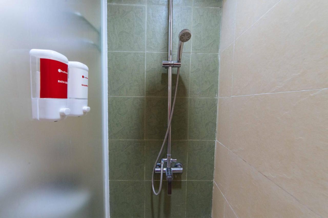 Reddoorz Premium @ The Ritz Garden Oases Hotel Davao City Exterior foto