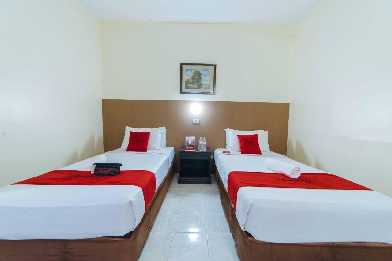 Reddoorz Premium @ The Ritz Garden Oases Hotel Davao City Exterior foto