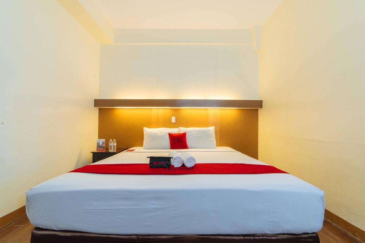 Reddoorz Premium @ The Ritz Garden Oases Hotel Davao City Exterior foto