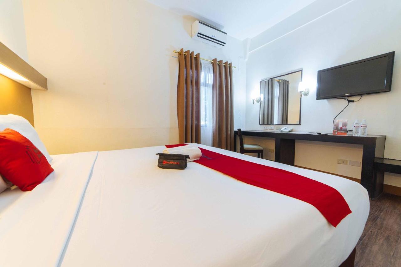 Reddoorz Premium @ The Ritz Garden Oases Hotel Davao City Exterior foto