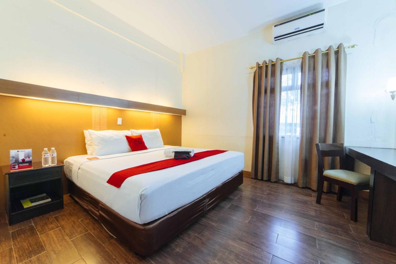 Reddoorz Premium @ The Ritz Garden Oases Hotel Davao City Exterior foto